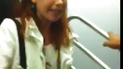 Tidak ada wanita berambut pirang sangat marah di bokep di kelas