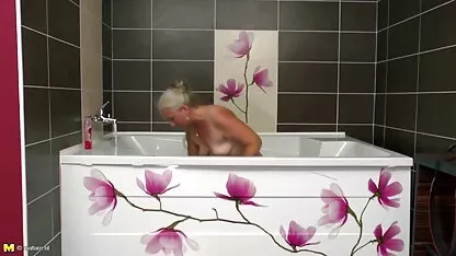 Ibu anak laki-laki di kamar mandi bokep terbaru indo hot