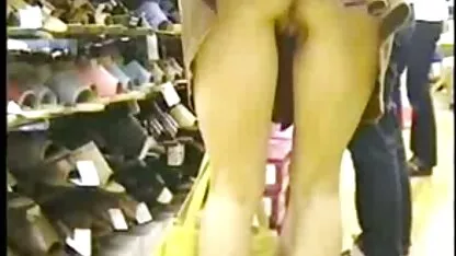 Berpakaian, cerita dewasa di dalam mobil