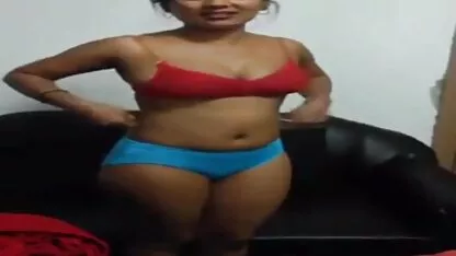 Amiga encuerandos  xxx video indo 3gp