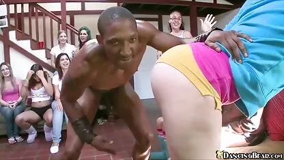 Menari di rumah tante nakal sex