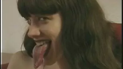 Kaki video jilbab ngemut