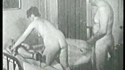 Orang tua memiliki tiga, dua di kamar tidur video bokep cerita jepang