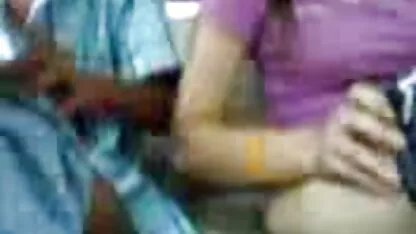 Pacar asia bersenang - senang di dalam mobil  video bokep pelajar