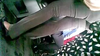 Gadis kantor Sri Lanka keledai di bus nonton bokep kakek