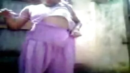 Kamera tersembunyi menunjukkan vagina India pada makan kita, hitam video bokep jepang step mom