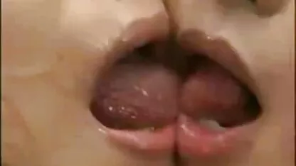 Kissing live me bokep