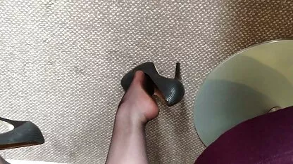Louise nilon menggantung sepatu hak tinggi sebelum sore menyenangkan vidio xxx jepang tanpa sensor