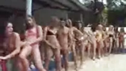 Tranny Wonderland cerita seks perkosaan nikmat