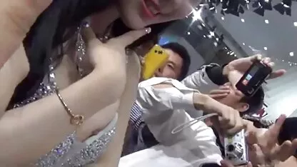 Galangan model Cina di motorshow bokep barat streaming