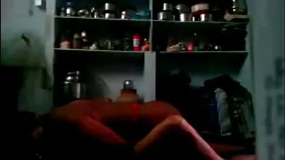 Putra India seorang wanita di dapur merasa  bokep tante barat