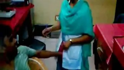 Teknisi yang memainkan dokter sonaimuri rumah sakit cerita dewasa teman lama