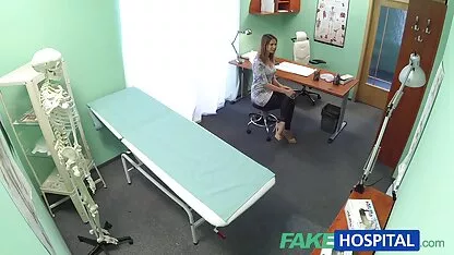 Penulis amatir tersembunyi dengan dokternya xxx sek tante