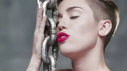 Miley cryus masturbasi tantangan  live streaming bokep xxx