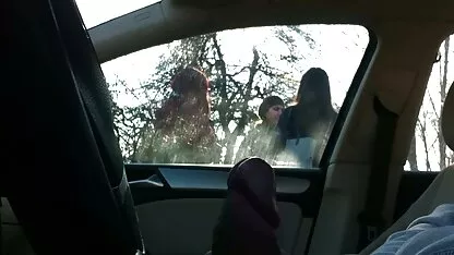 Car 4 girls in a bus stop video bokep mia khalifah