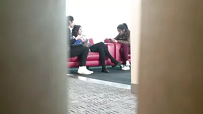Candid Indian feet menggantung celana hitam  nonton video bokep miyabi