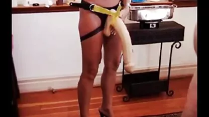 Nyonya Greman lisa berlin budak dengan sebuah sabuk pengaman. mp4 pemerkosaan