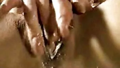 Wanita itu basah video bokep tante kesepian