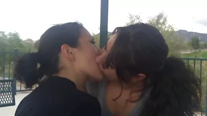 Kiss-4 bokep tante tante berjilbab