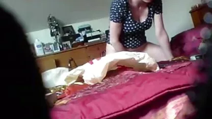 Ibuku yang terangsang dengan mainan pada webcam-nya bokep negro hot