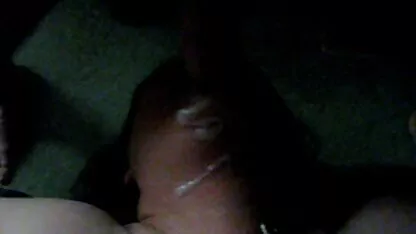 Istri mengisap ayam, aneh tante matrubasi