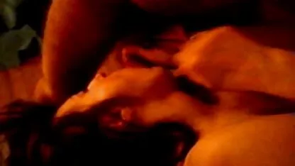 Mia moglie a letto con amico bikep hijap