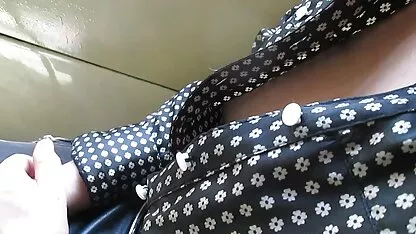 Menyentuhnya di kereta jakarta sex xxx