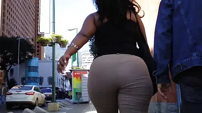 Latina Di khaki  cerita dewasa istri kyai