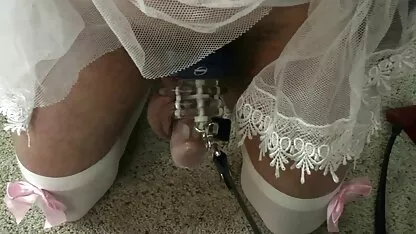 Pembantu kaget dan dihukum. bokep mom gratis