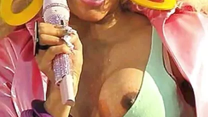 Nicki telanjang! video xx indo